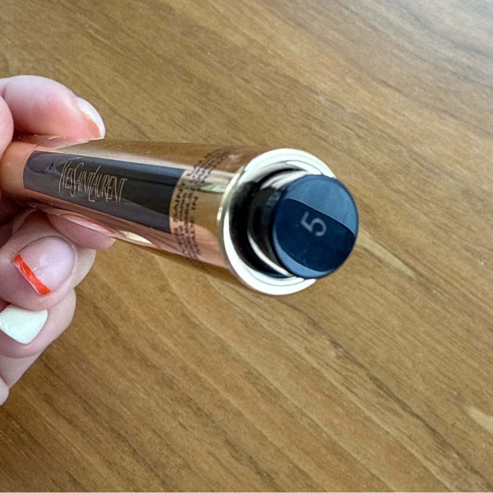 YSL Touche Éclat High Cover Radiant Concealer 5 - Picture 4 of 6